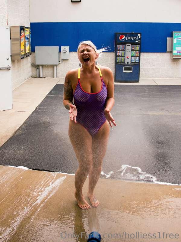 holliess1free image #4