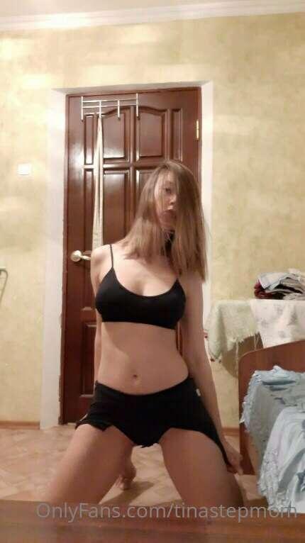 I love masturbating, but I get bored doing it alone. 😈 Follo..