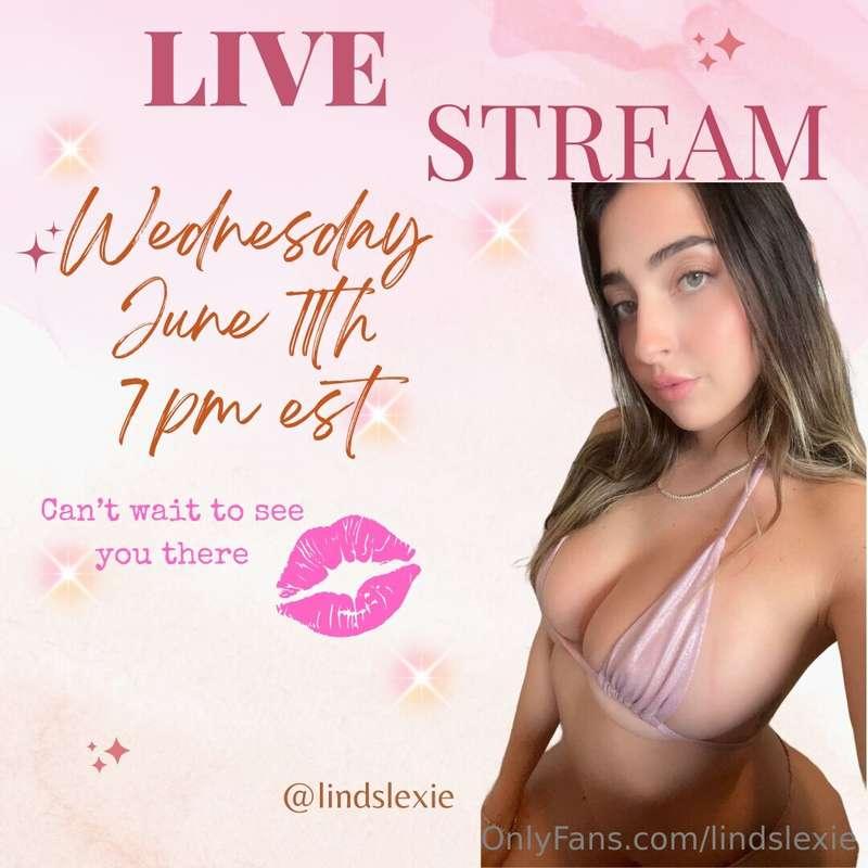 REMINDER!! I'm going Live tonight at 7pm est, 4pm pst!!🥰 😘