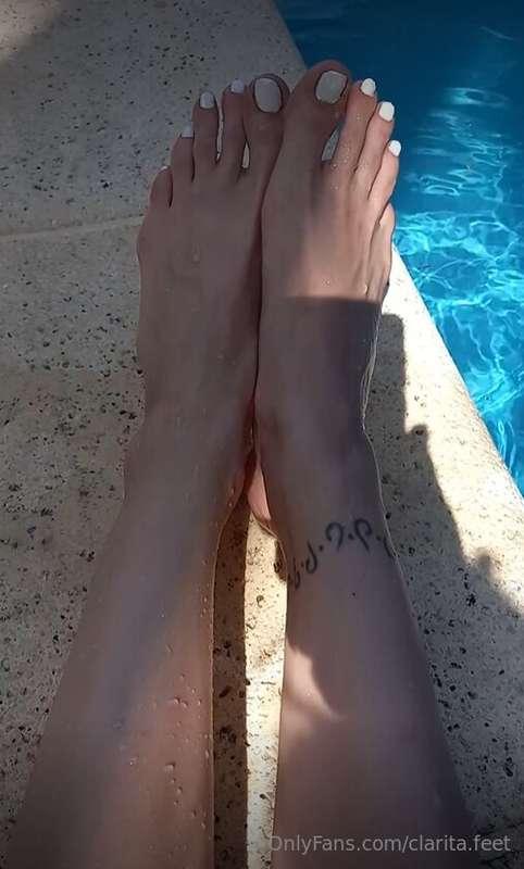 More than one asked for feet in the pool 😉Unlock it now with..