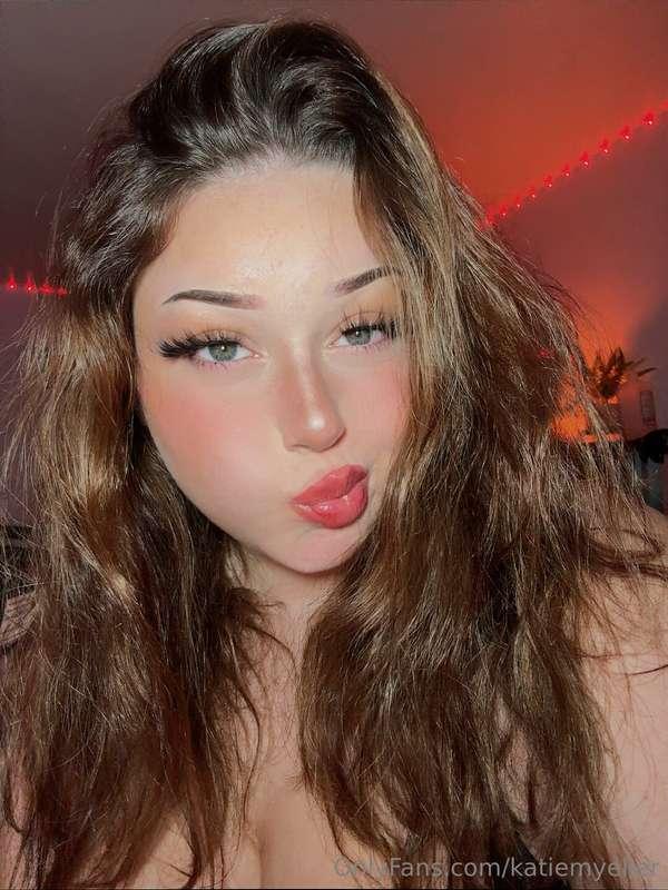 Text me if u wanna sext nowww <3