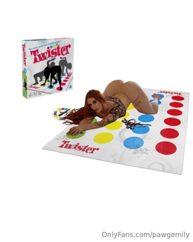 🥳 Let's play a game! 🔴🔵🟡🟢Dirty Twisterrrr!!!😁 1 turn- $72 tu..