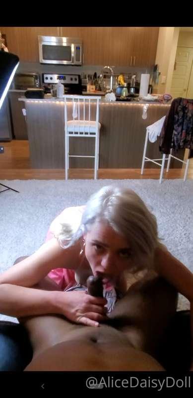 Amateur POV BJ with @bkmphoto , complete with titty fucking ..