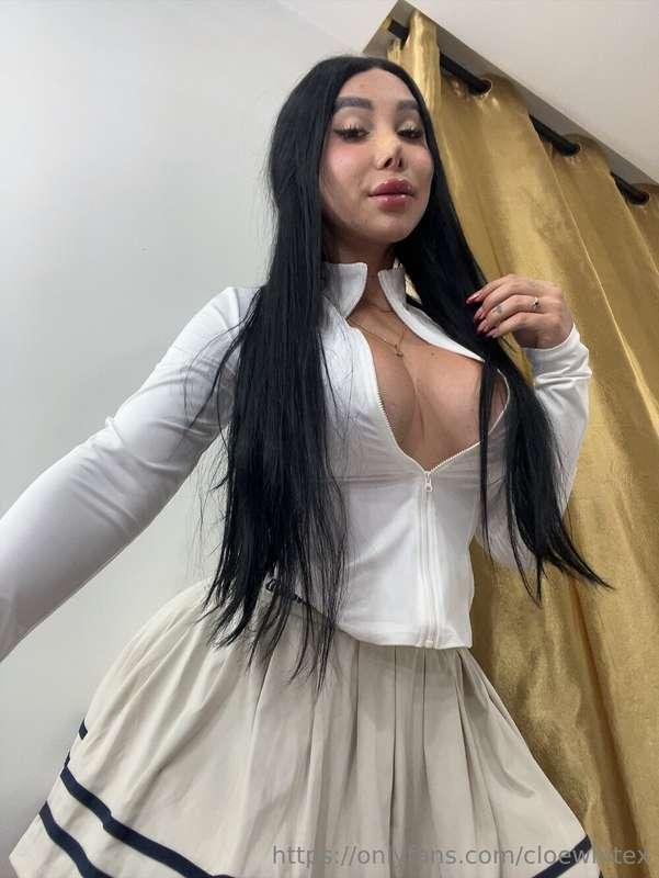 Curves that flirt back 😉💋