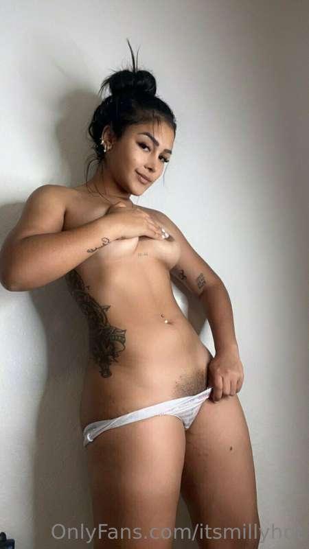 Wanna videocall right now daddy? 📞🤤 DM me!!