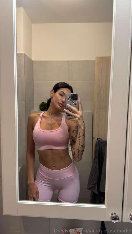 Good morning guys, ready to go train what about you?💪🥵