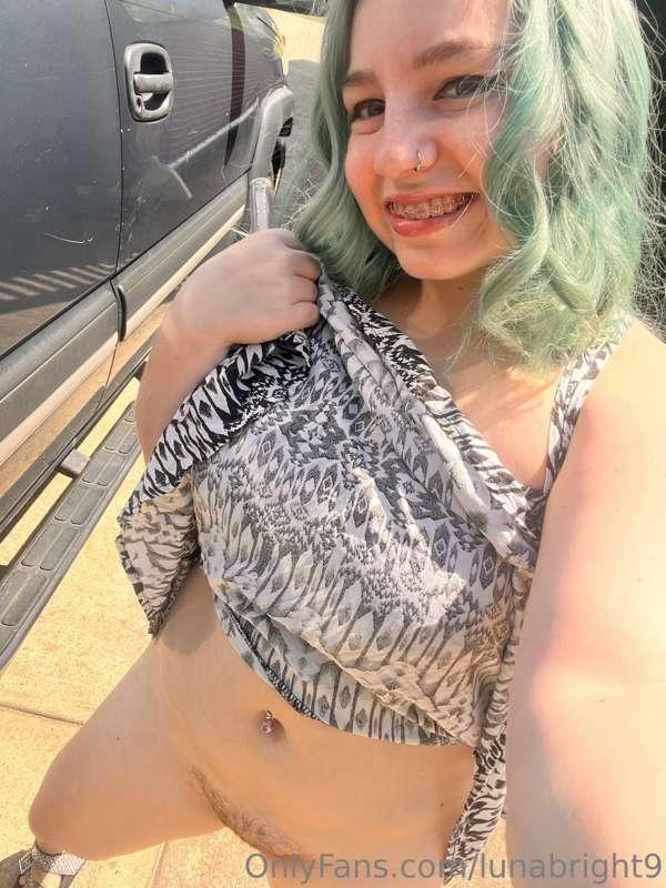 Hoping I can make someone cum
Today  🫣🙏🏻💦
