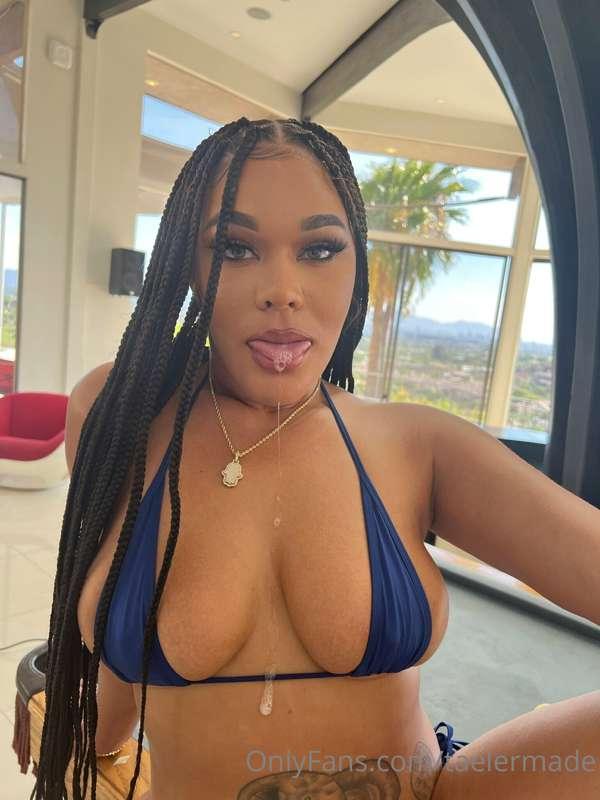 # **My tongue can't wait to get a taste of you** 😏👅
