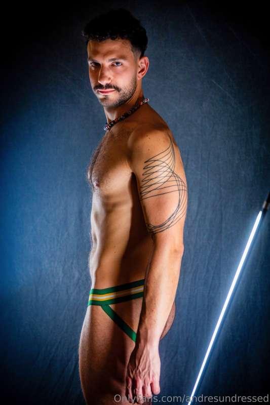 andresundressed image #1