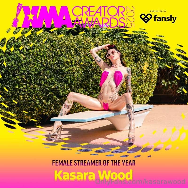 Just a reminder that ur babygirl is up for FAVORITE STREAMER..