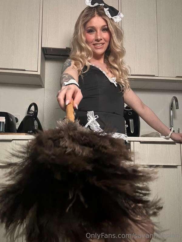 If I was ur maid for the day, what would we get up to.. 😌