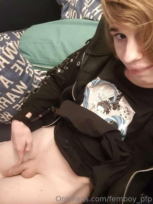 femboy_pfp image #14