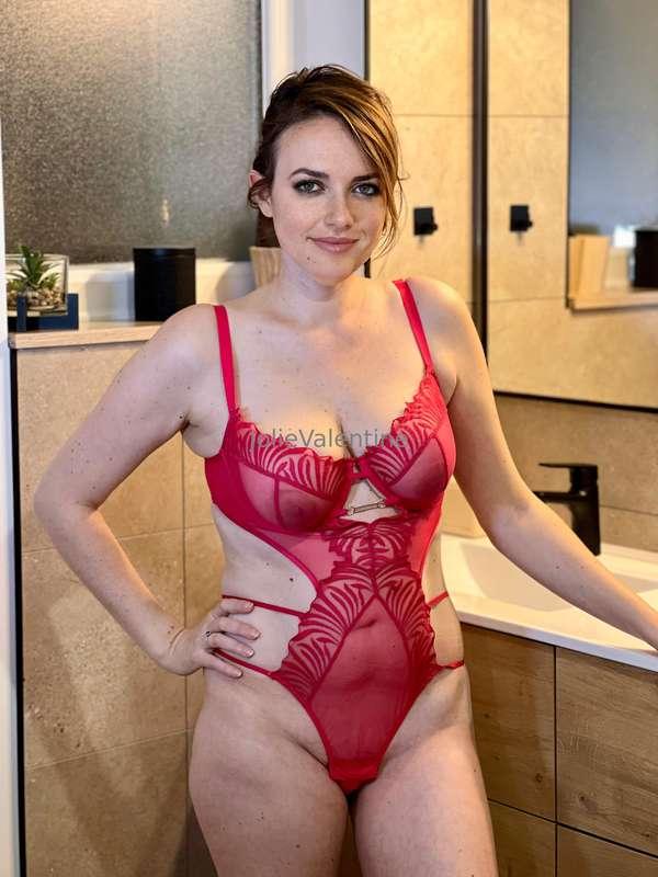 Plutôt le body une pièce ou la lingerie 2 pièces ? ❤️
