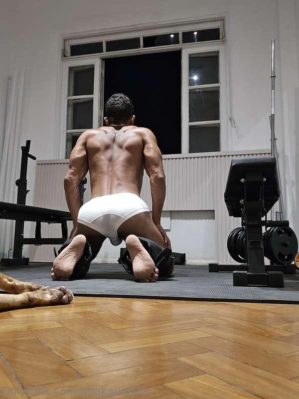 1 am and I'm here at home working out