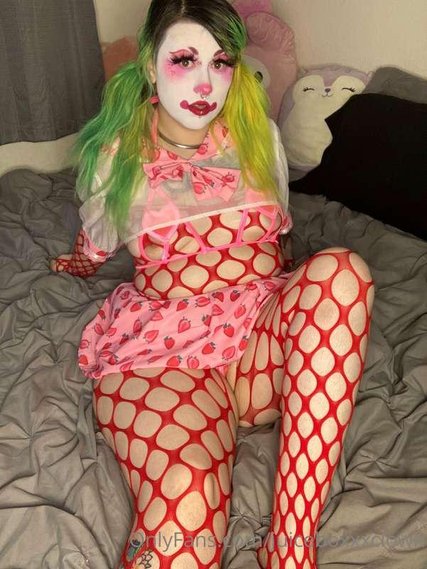 You come home to find a bimbo clown in your bed! What do you..