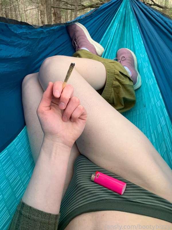 My idea of outdoor activities 🍃😚



#smoking #cannabis #nature #transgirl #panties