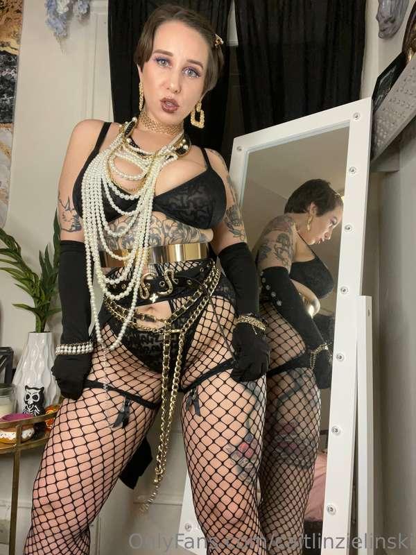 Do you like to kiss? 😘