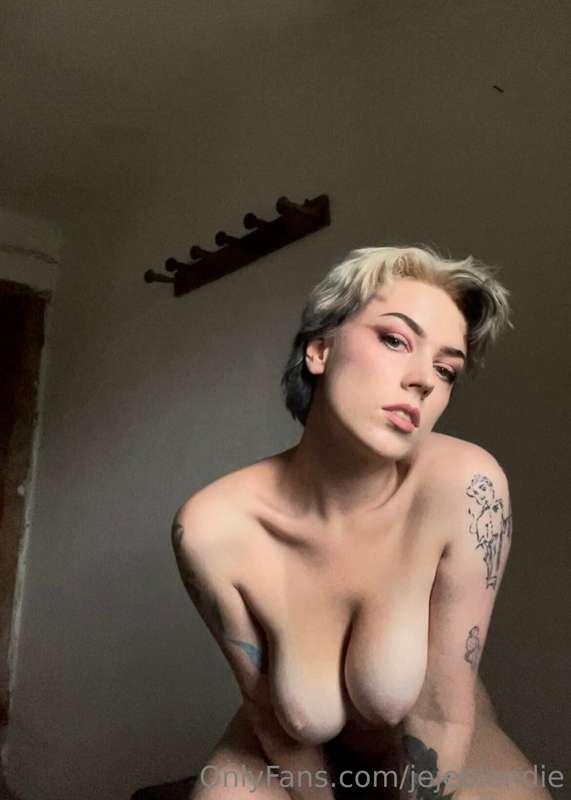 jejeblondie image #10