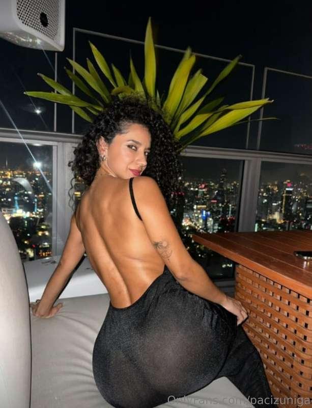 Si tuvieras que elegir solo una cosa que te gustaria tocar a..