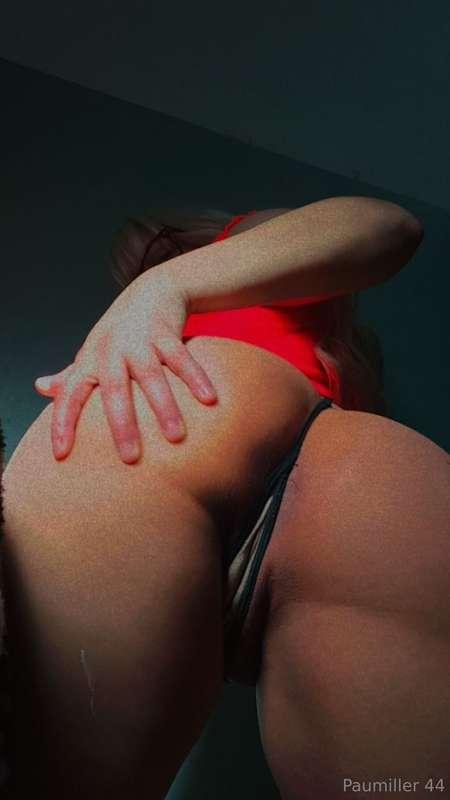 My pussy needs you now 💋