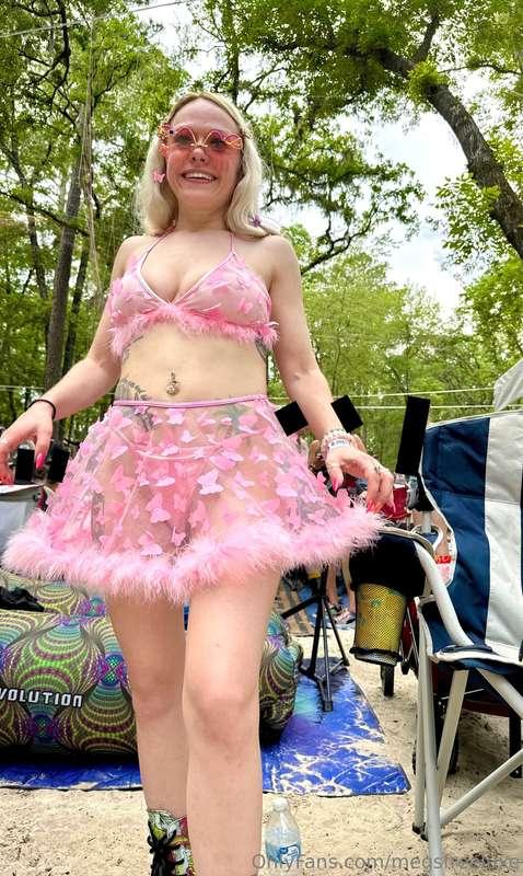 would you go to a rave with me?? 🤭