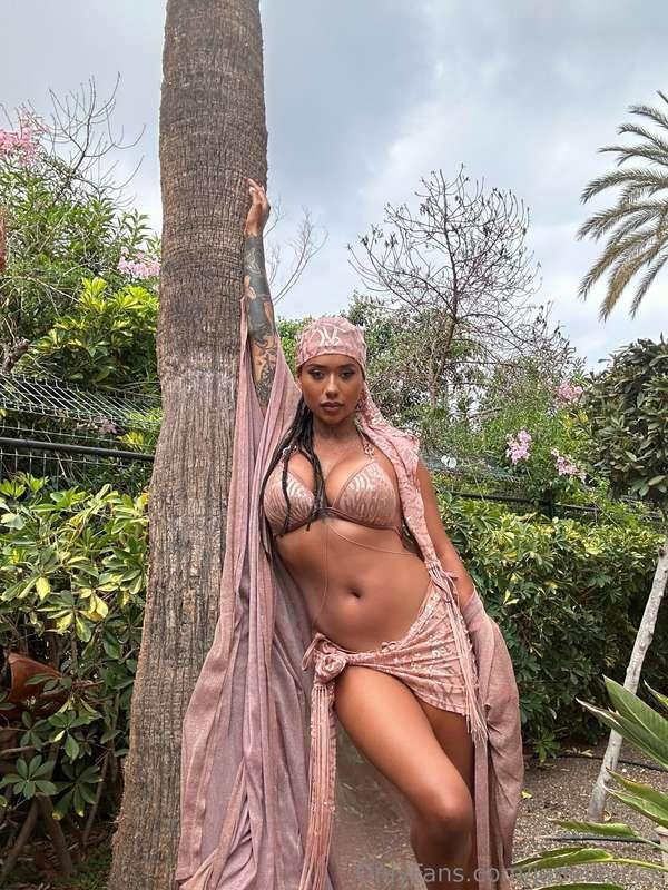 Bending over trees for you ✨🥹