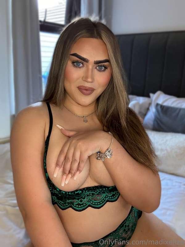 Should I move my hand? 🖐️ 