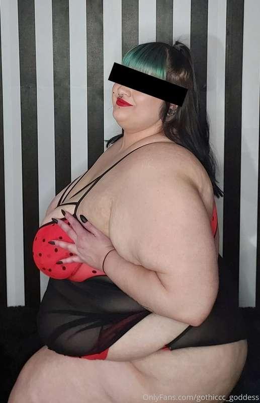 Queen of your ❤️ waiting for her throne😘