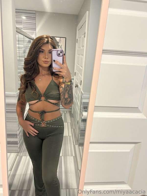 Which outfit do my boobs look best in 👀