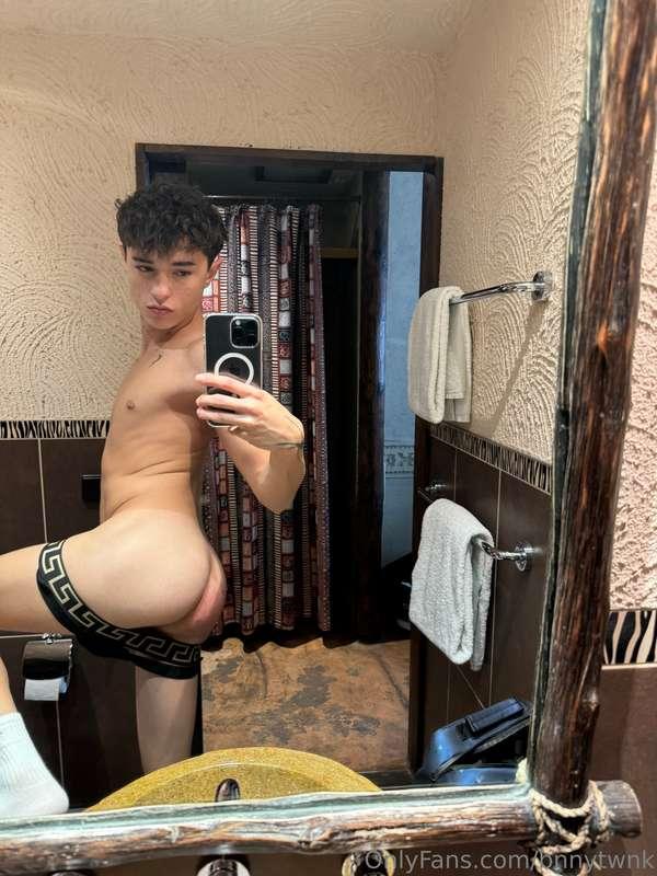 Tasty Peach... 😏🍑 