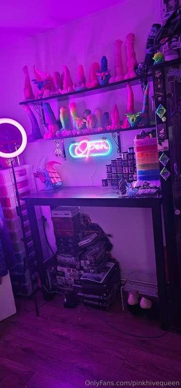 I GOT A NEON SIGN 😍💖💙💖💙💖