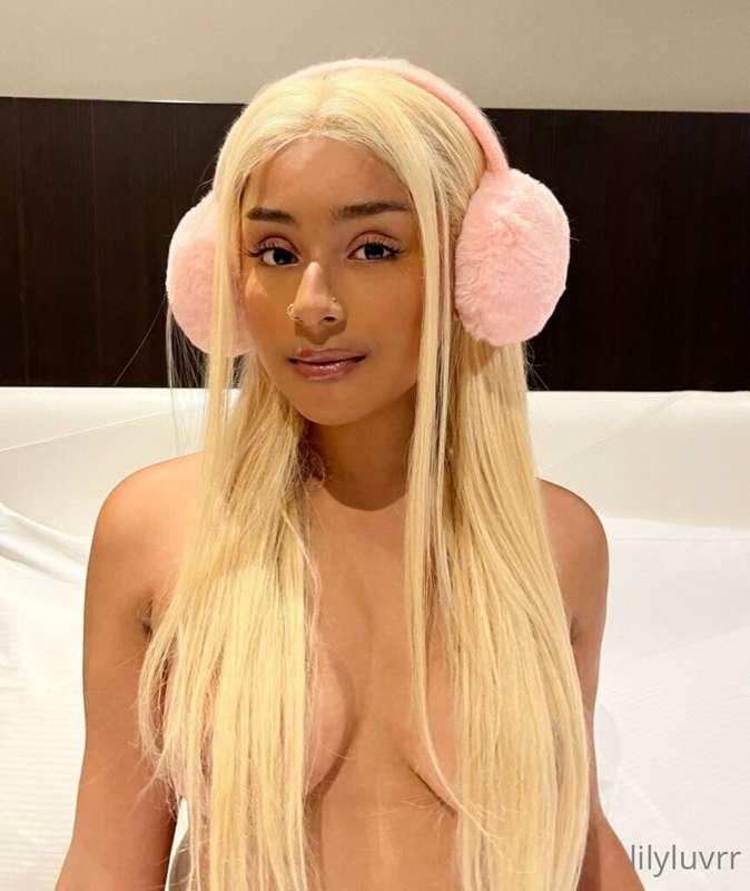 ur virtual gf 💗
- i’ve taken so much content for u guys that..