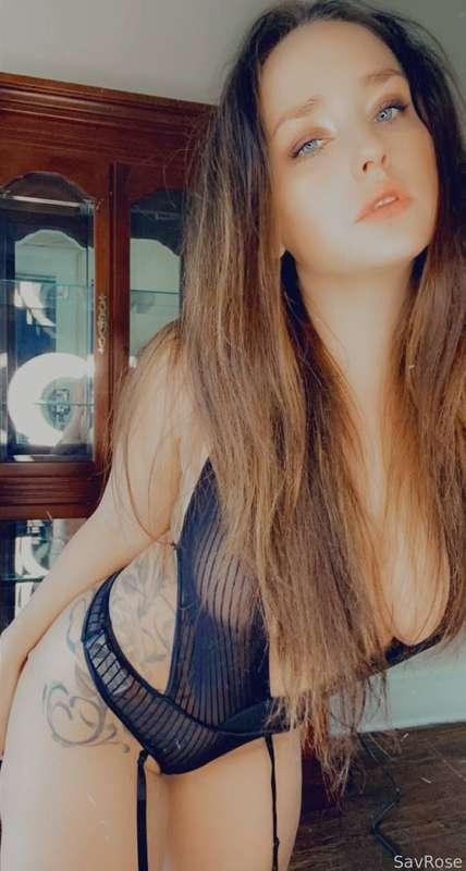 Can I be part of your weekend plans? 🤭

#fyp #bigass #thickthighs #gamergirl #bigboobs #gfe #girlnextdoor #amateur #blueeyes #booty 
