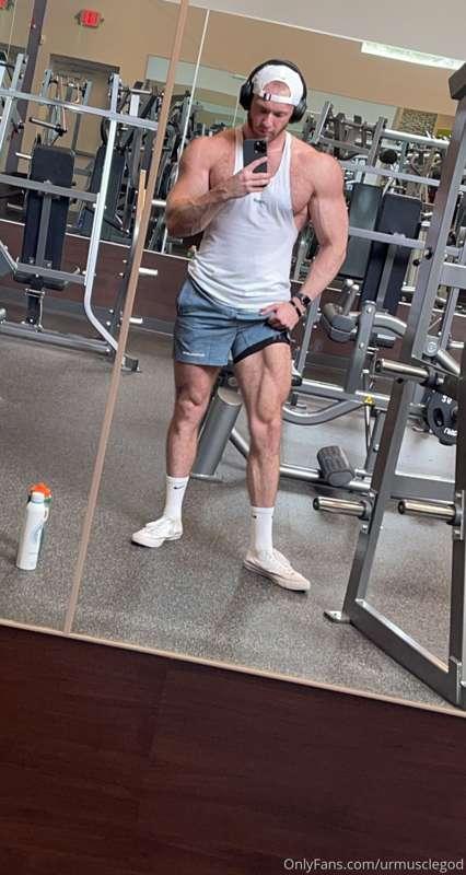 killer back day with some unexpected leg pump