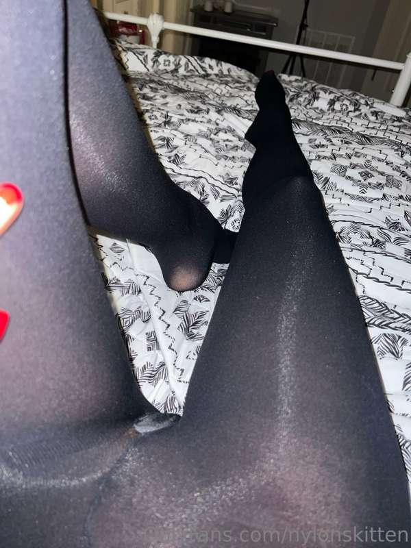 It may be hot out but still gotta give the opaque tights som..