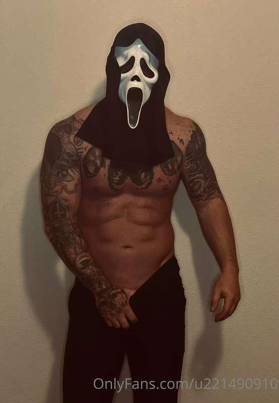 I need to find a girl thats down for some spooky content 😈