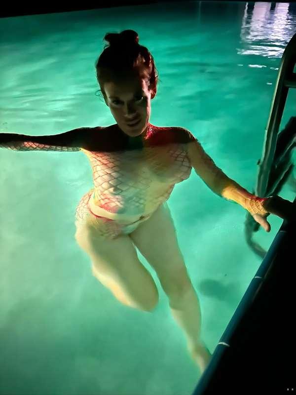 Sexy photo shoot at the pool in a rainbow mesh bikini🍒then t..