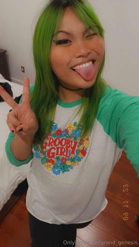 GUESS WHO’S A GREEN GIRL AGAIN!? GOD, I’m so glad that I’m b..