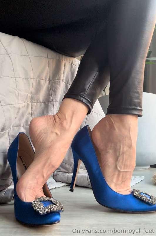 Arches, veins and high heels.