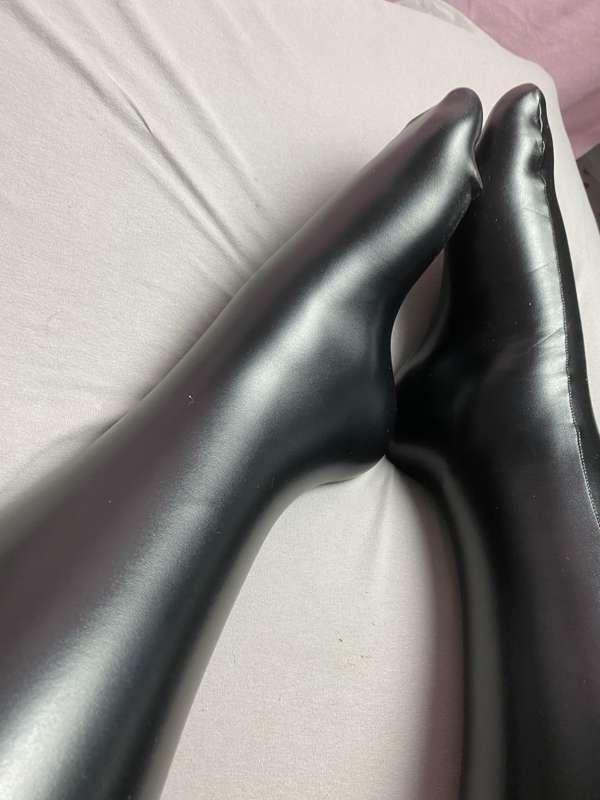 Can i give you a Footjob?