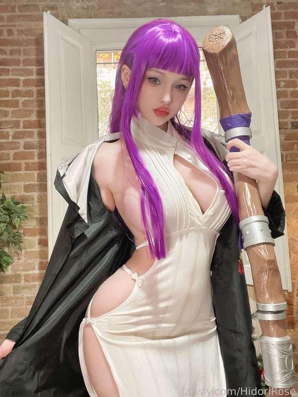 Fern from Frieren! Such a cinnamon roll character, did I get it right? 💜

#anime #cutie #purple #thicc #longdress #anime #cosplay #cosplayer #thighs