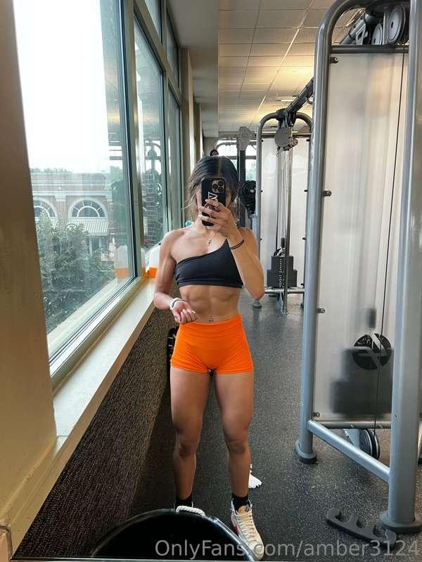Monday fit 😜