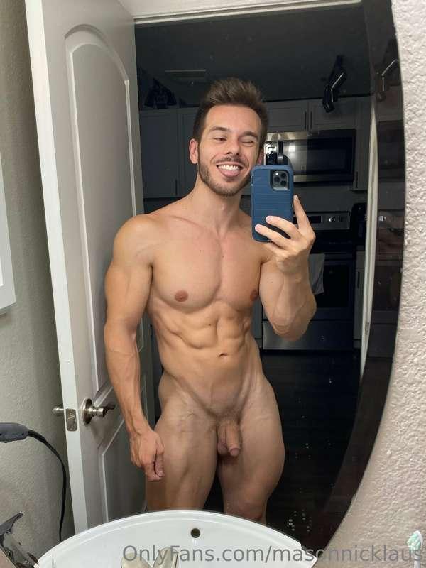 I work hard to look good naked.😋