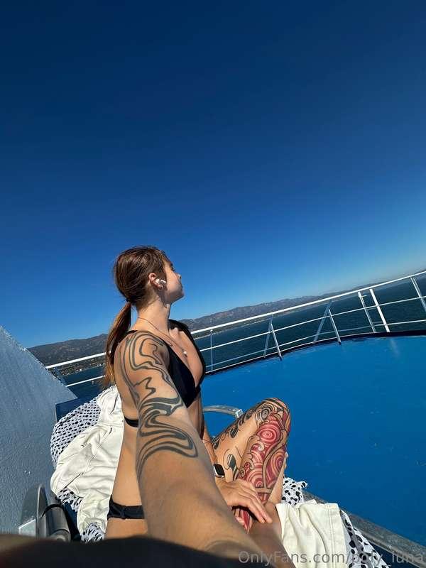 It's too hot not to share this☀️