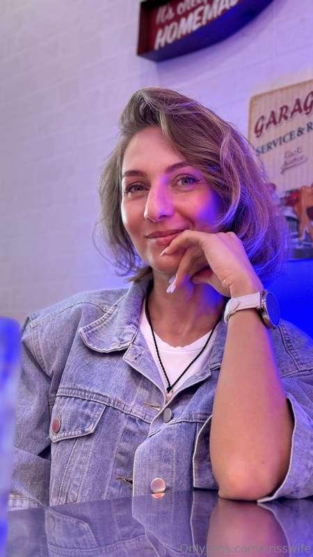 krisswife image #1