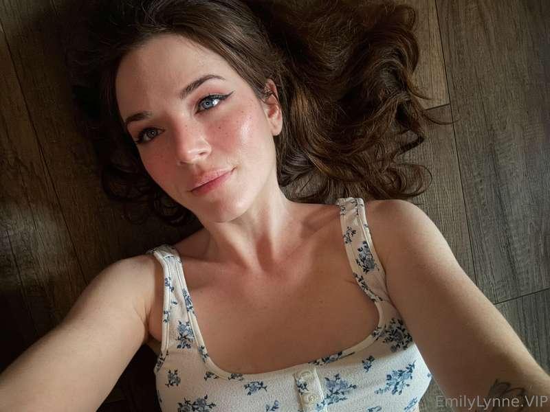 emilylynne image #1