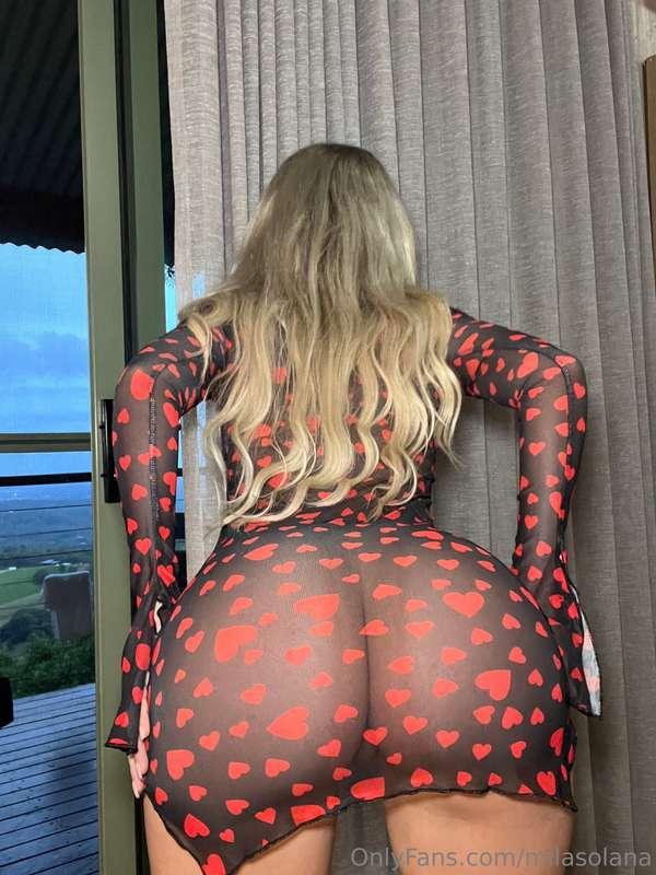 POV before I sit my juicy ass on your face 😼