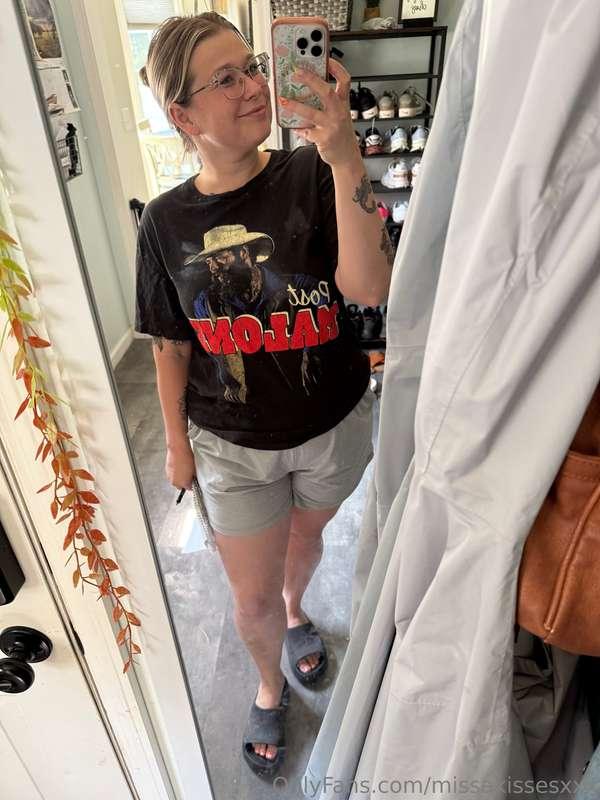 Who wants to know why it's sexy Sunday? 