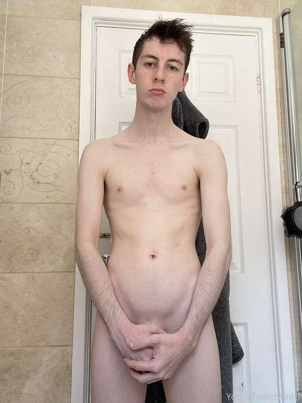 Fresh out the shower 😏  Uploading some videos next week. Any..