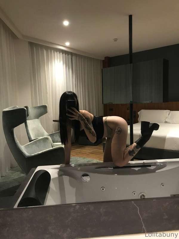Ask me for custom videos 🙈 bebé hazme hacer lo que quieras p..